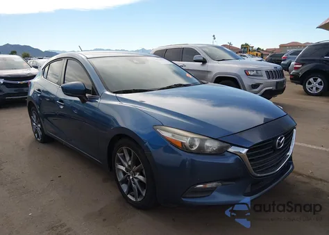 2018 Mazda Mazda3 Touring из США, поврежденный, VIN 3MZBN1L3XJM204600